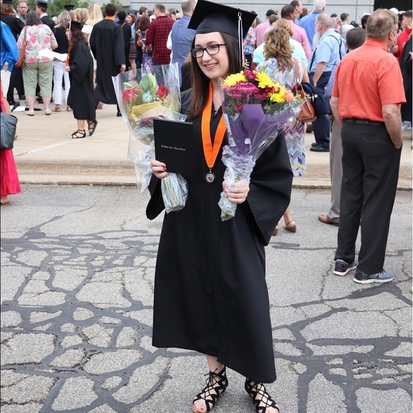 Meet your Posher, Katie - Picture 1 of 4